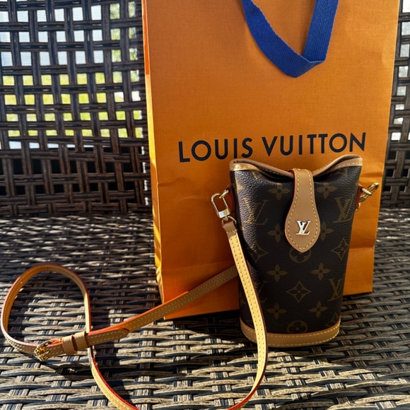Louis Vuitton Fold Me Pouch - Original LV print - Picture 2 of 12